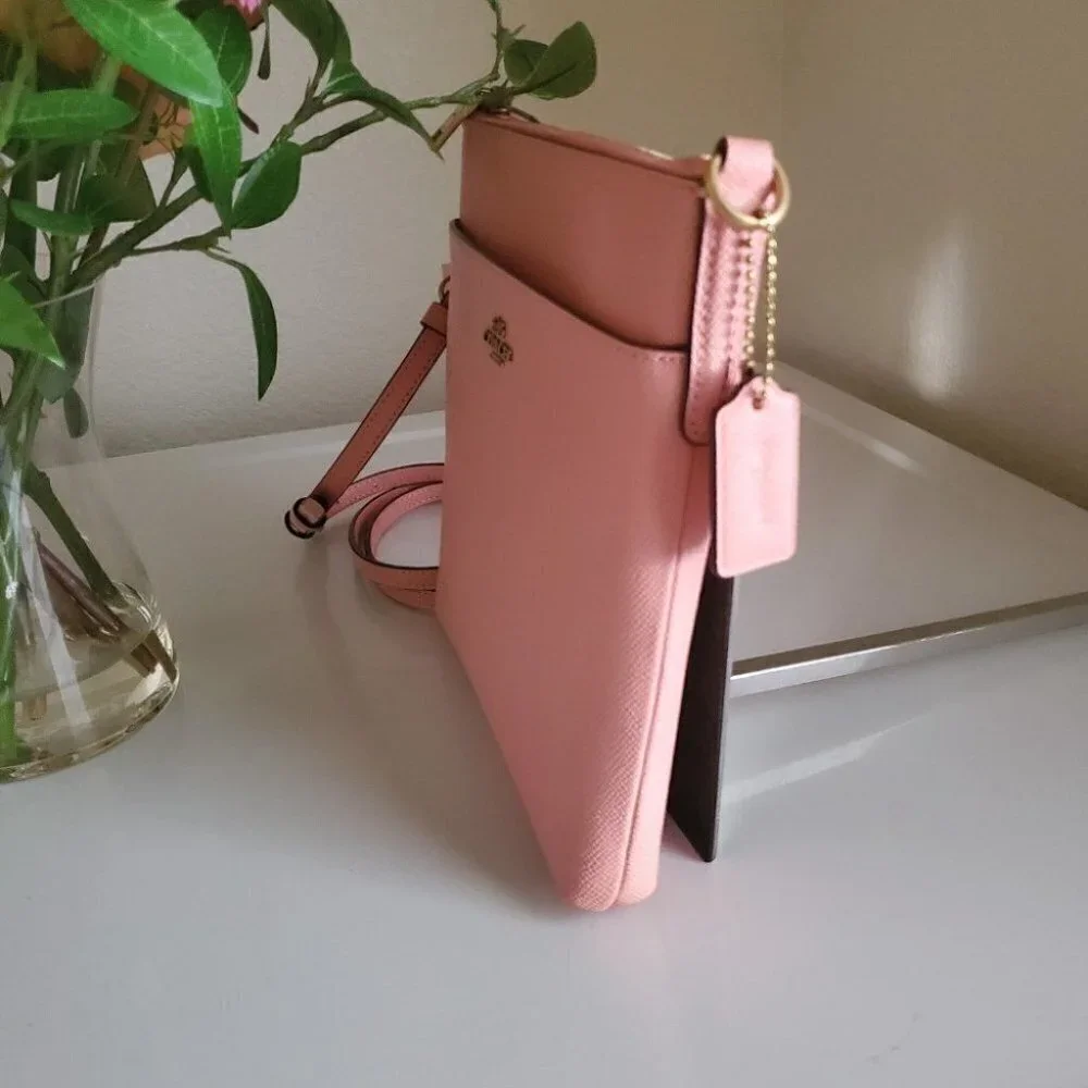 Coach crossbody peach - Picture 3 of 8